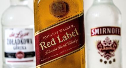 Johnnie Walker, Corona, y más bebidas alcohólicas están en riesgo, pese a la pausa arancelaria