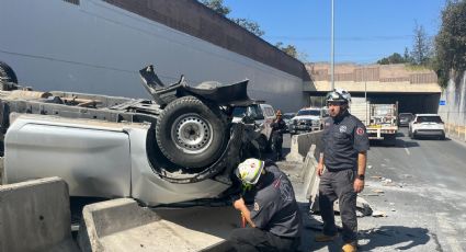 Volcadura sobre Alfonso Reyes trastoca vialidad en San Pedro Garza García