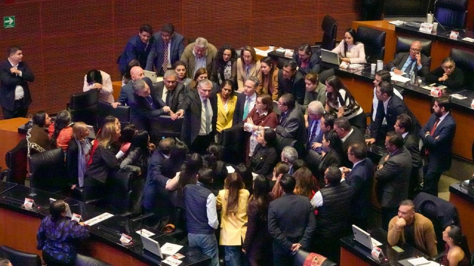 Estas reformas buscan devolverle al pueblo su voz, fortaleciendo la representatividad del Poder Legislativo.