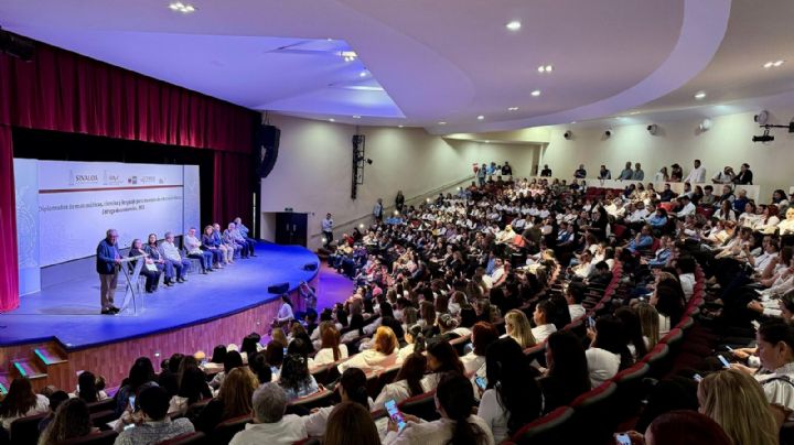 Reconoce Rubén Rocha Moya a docentes que cursaron diplomados organizados por CONFÍE