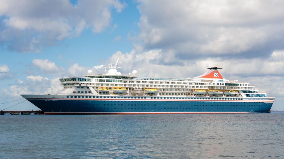 El crucero 'MS Balmoral' vuelve a Cozumel luego de ocho años de ausencia.