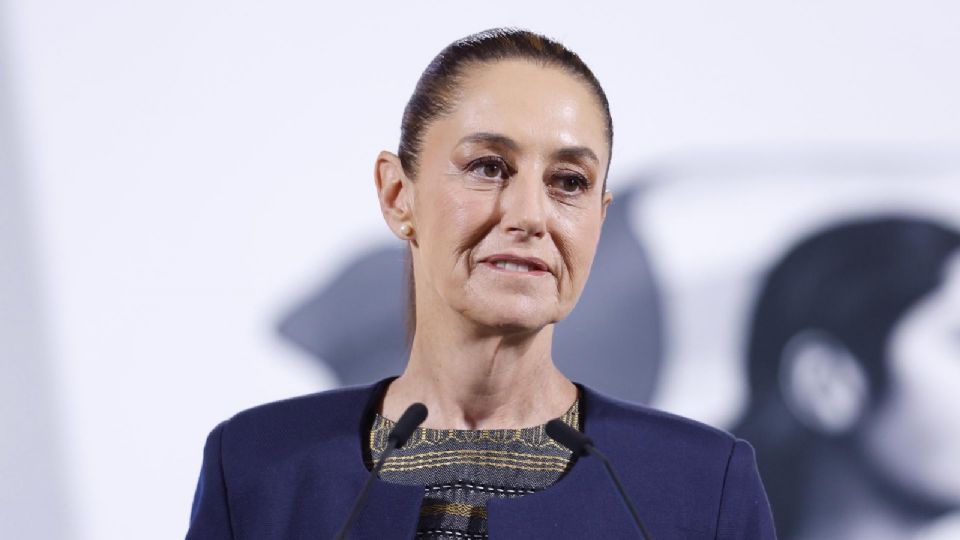 La presidenta de México, Claudia Sheinbaum habla este martes durante su conferencia matutina en Palacio Nacional de la Ciudad de México