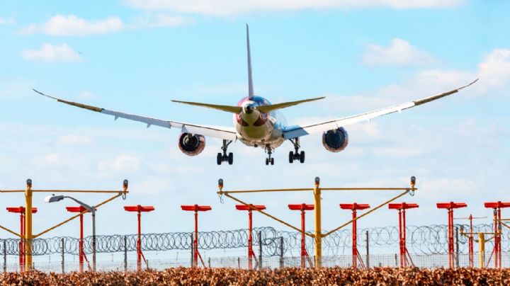 Caos en el aeropuerto de Londres: Incendio provoca cierre total de Heathrow y así ocurrió | VIDEO