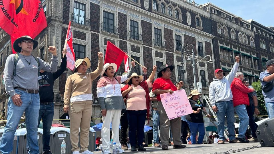 Los maestros de la CNTE se retirarán del Zócalo.