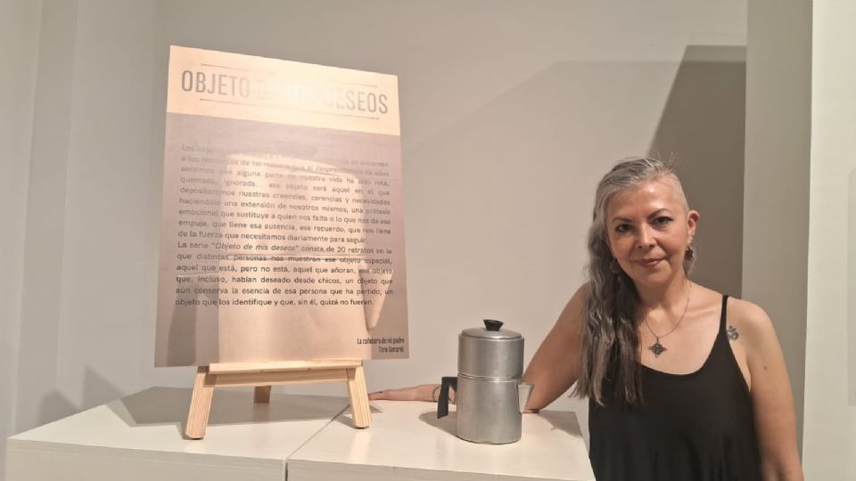 La idea de la exposición de Tere Gerardi nació mientras esperaba un café en un preciado objeto familiar.