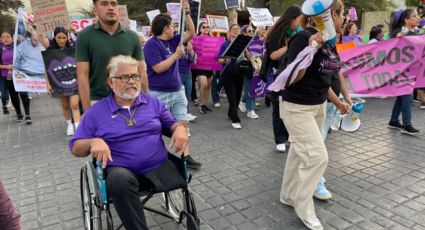 Marcha Don Gerardo en el 8M exigiendo justicia por su hija Yolanda Martínez