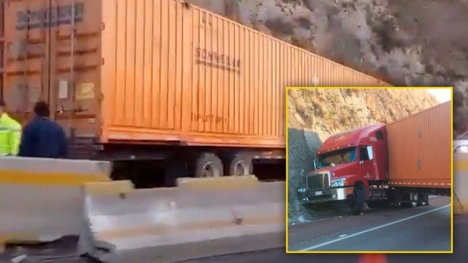 De acuerdo con los primeros reportes, un tráiler se estrelló contra un talud en dicha autopista.