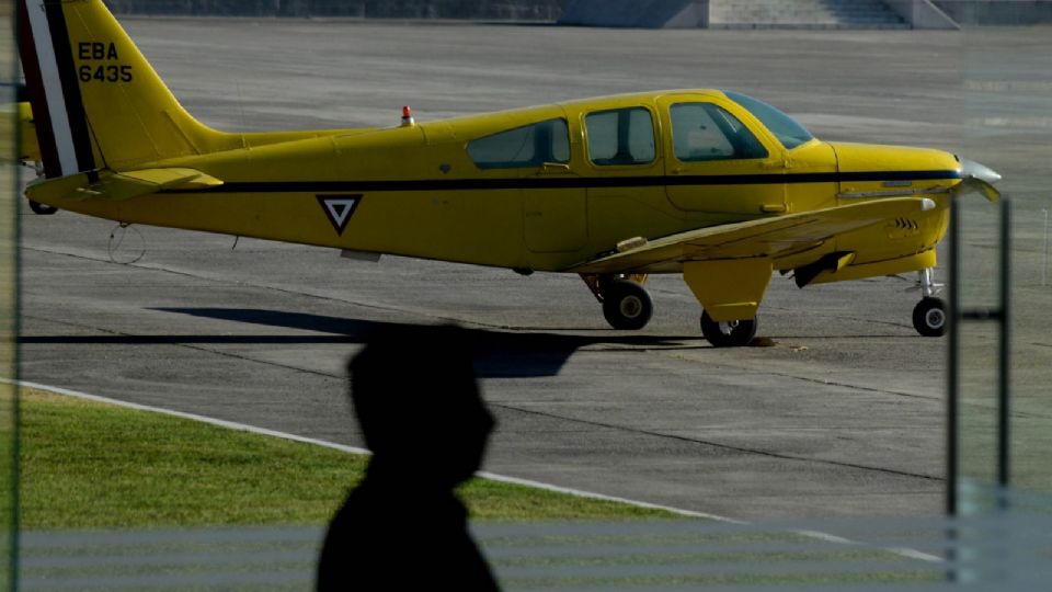 Una avioneta militar se desplomó en Jalisco con saldo de dos elementos muertos.