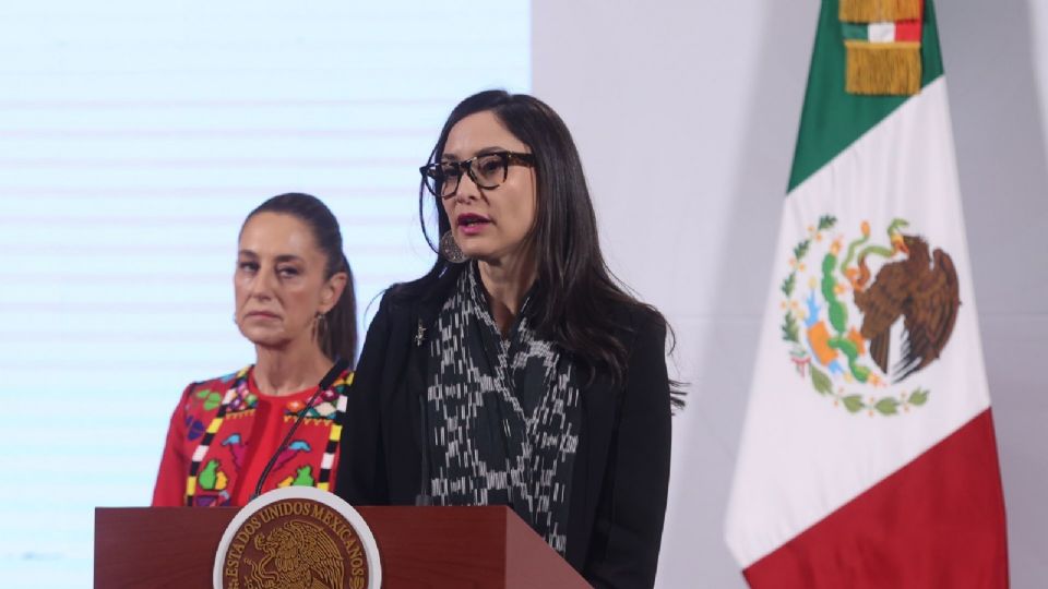 Claudia Sheinbaum, presidenta de México, encabezó la conferencia “Mañanera del Pueblo” desde Palacio Nacional en la que participó la Secretaria de Cultura, Claudia Stella Curiel de Icaza.