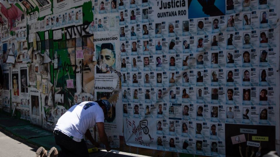 Familiares de victimas de desaparición forzada realizaron conferencia de prensa en la Glorieta el Ahuehuete autonombrada “Glorieta de las personas desaparecidas” en Reforma.