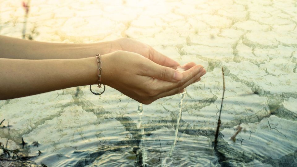 Insistió en la urgencia de invertir en infraestructura hídrica.