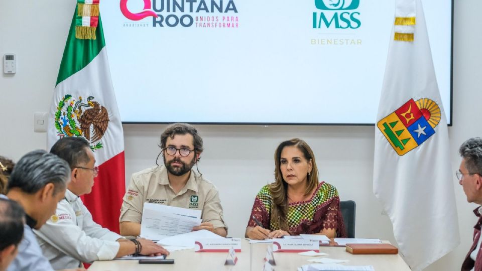 La Gobernadora junto a Alejandro Svarch Pérez, director general del IMSS-Bienestar anuncia la construcción de 4 nuevos quirófanos que reforzarán atención quirúrgica en Quintana Roo.