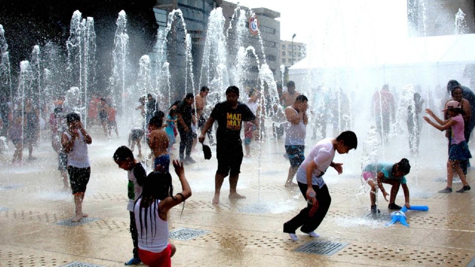 La gente se suele mojar en sábado de Gloria.