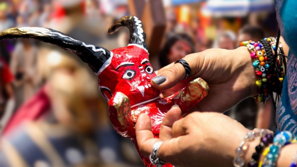 El ritual de la Quema de Judas fusiona elementos religiosos, sociales y políticos