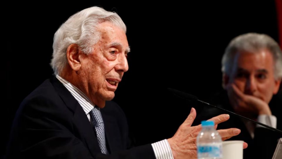 Vargas Llosa dio para referir a la dictadura camuflada de democracia