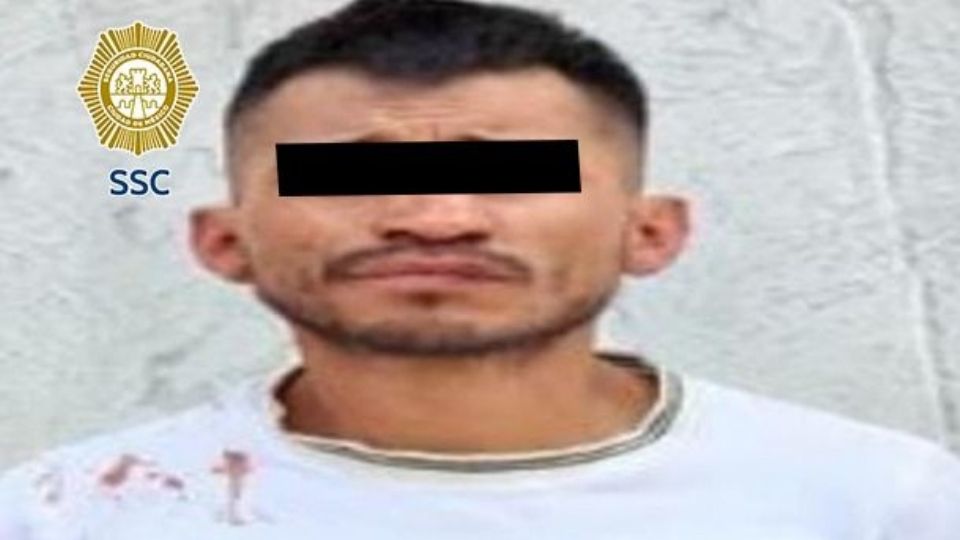 Le hallaron un cuchillo y dinero en efectivo.