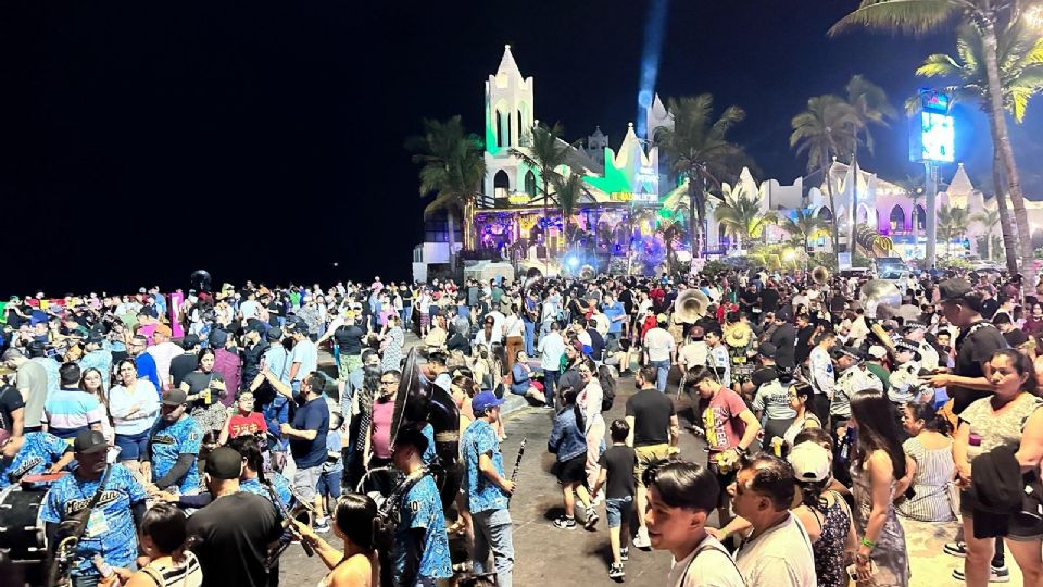 Las autoridades prevén que la afluencia turística se mantenga durante la segunda semana vacacional.