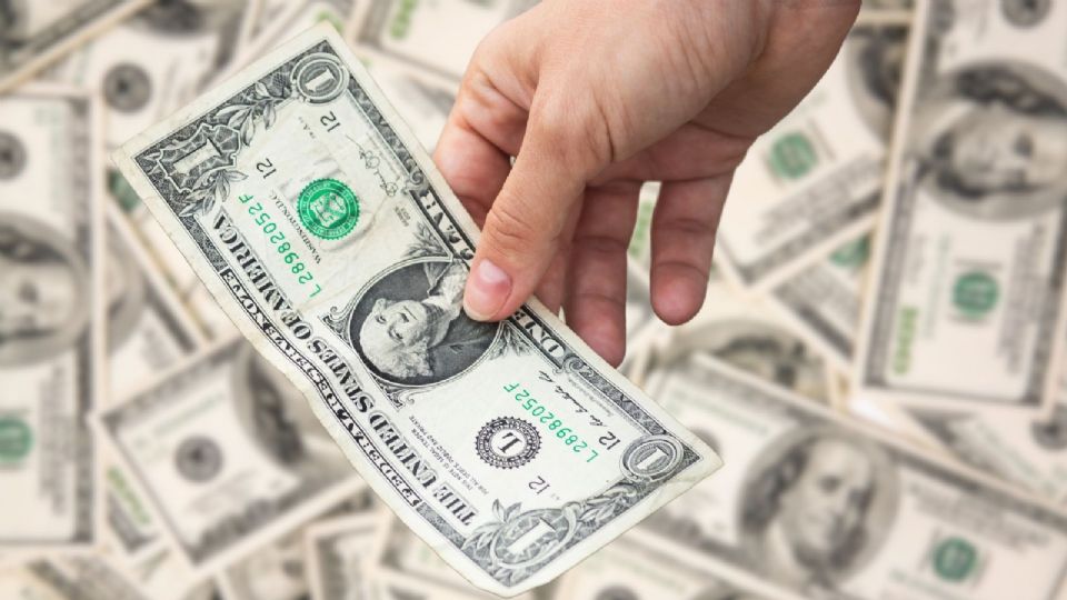 El peso se debilita ligeramente esta mañana, tras los efectos de los aranceles de Donald Trump.