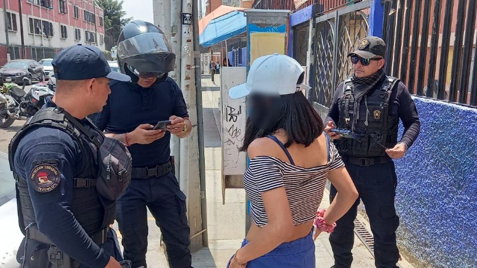 paramédicos la diagnosticaron con crisis nerviosa.