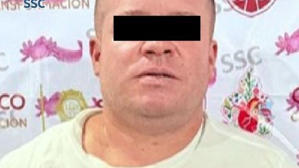 Un sujeto colombiano fue detenido en posesión de más de 80 dosis de aparente droga, en la alcaldía Miguel Hidalgo.
