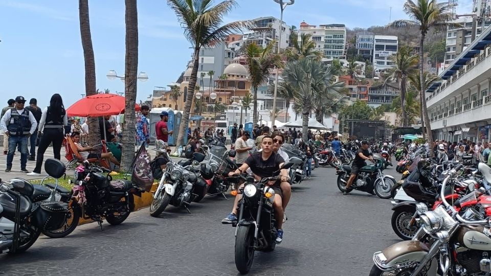 Se realizan conciertos musicales, degustación gastronómica, competencias, exhibiciones y desfile de motociclistas , así como una zona de expositores con patrocinadores de este evento.