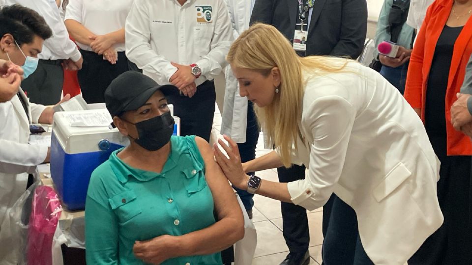 La secretaría Alma Rosa Marroquín exhortó a la población a acudir a los módulos de vacunación.