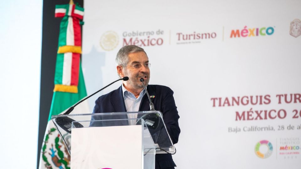 De la Fuente adelantó que se fortalecerá la labor de las embajadas y consulados en el exterior.