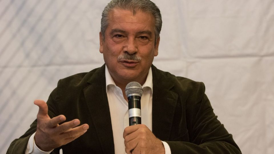 El senador Raúl Morón fue agredido a sillazos en Apatzingán.