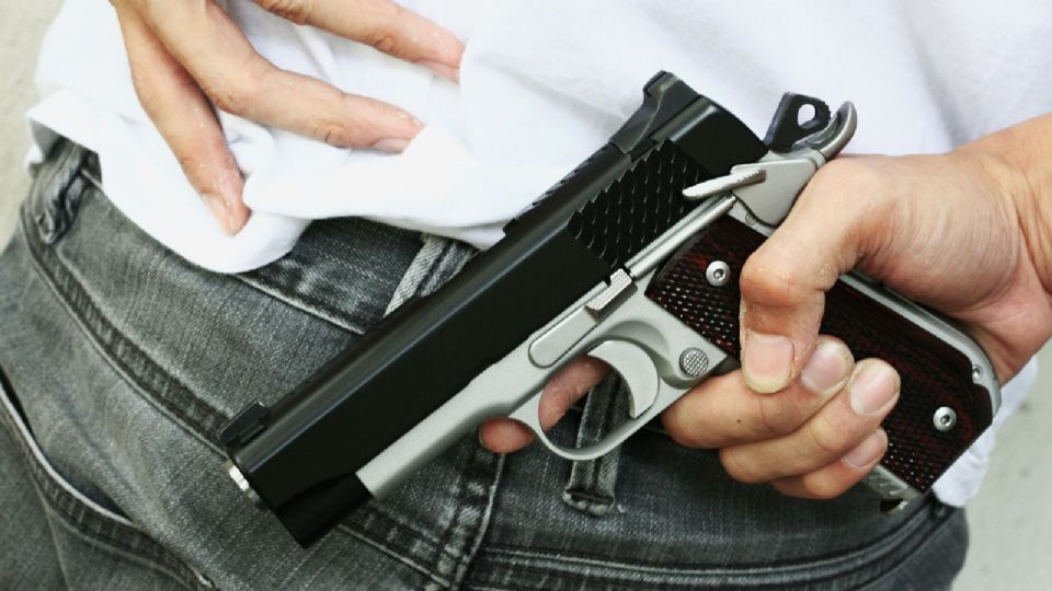 La reforma establece que podrán portar armas de fuego quienes, por sus funciones de carácter público, justifiquen su necesidad.