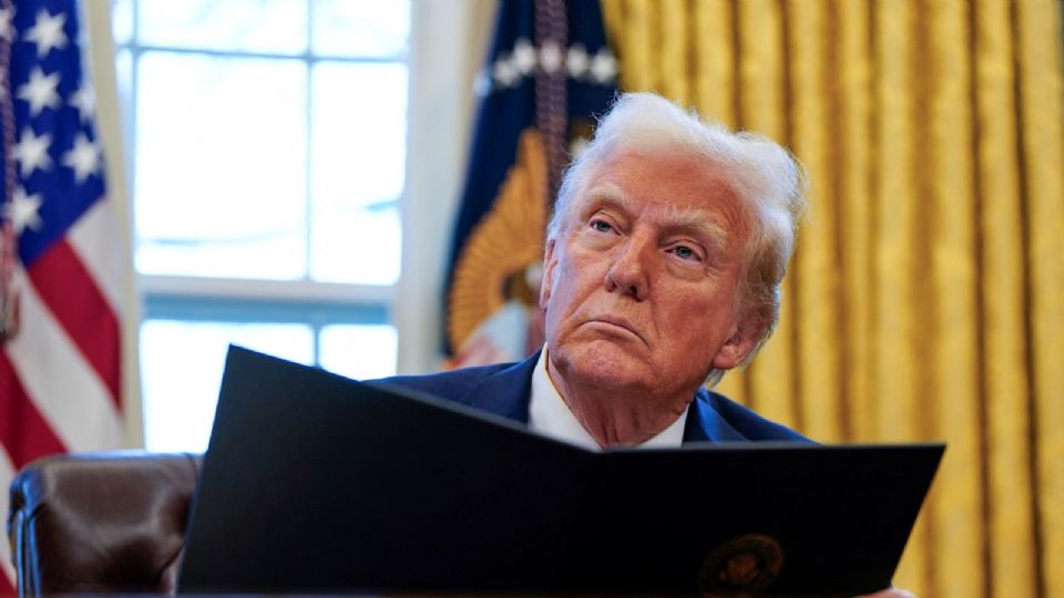 Trump agardece la aprobación de su plan fiscal y pide al Senado ponerse manos a la obra.