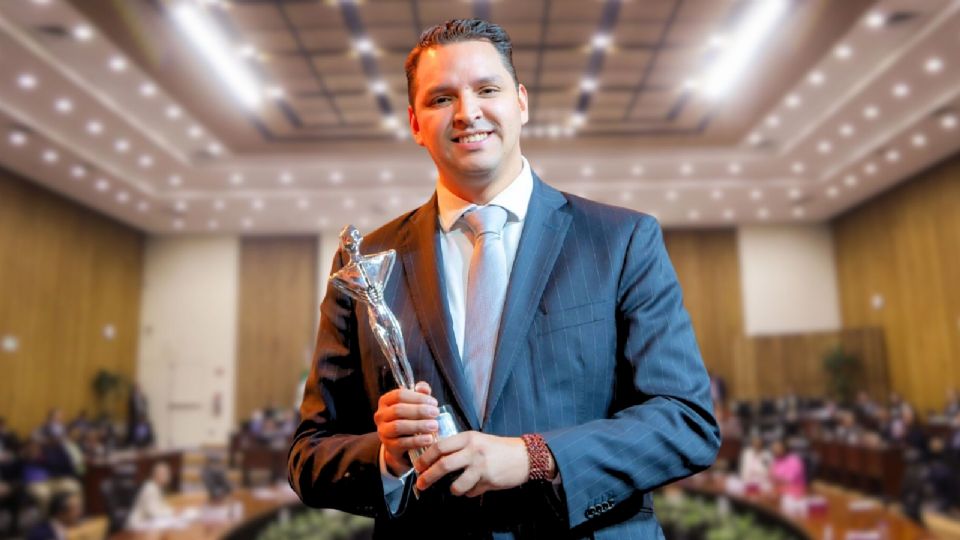  Arístides Rodrigo Guerrero García, candidato a Ministro en la SCJN, se ha popularizado por su spot 'Más preparado que un chicharrón',