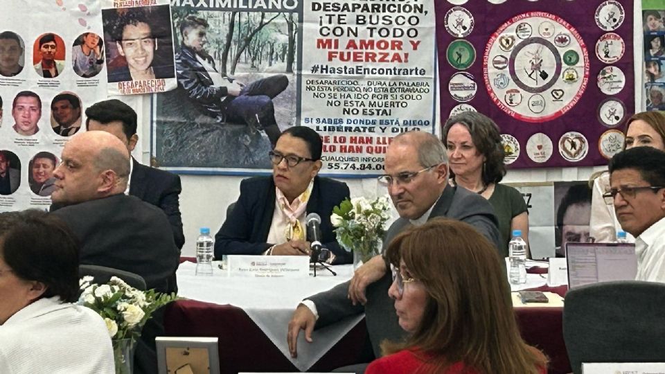 Rosa Icela Rodríguez se reunió con madres buscadoras representantes de más de 10 organizaciones civiles.