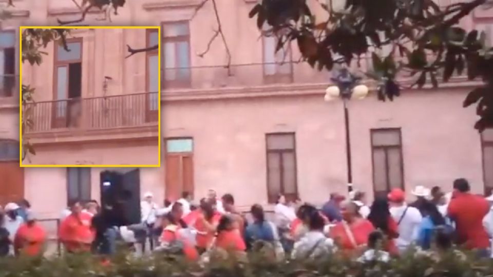 ¿Quién es la mujer desnuda captada en marcha de la SNTE?