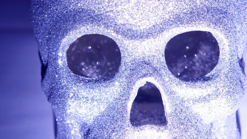 De igual forma, en “Satanized”, Papa V Perpetua lucha contra el demonio que lo ha corrompido.