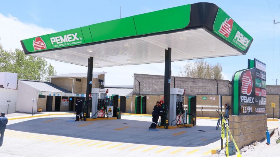 Edna Vega, reconoció la víspera a los ejidatarios de Creel por involucrarse en la edificación de la gasolinera.