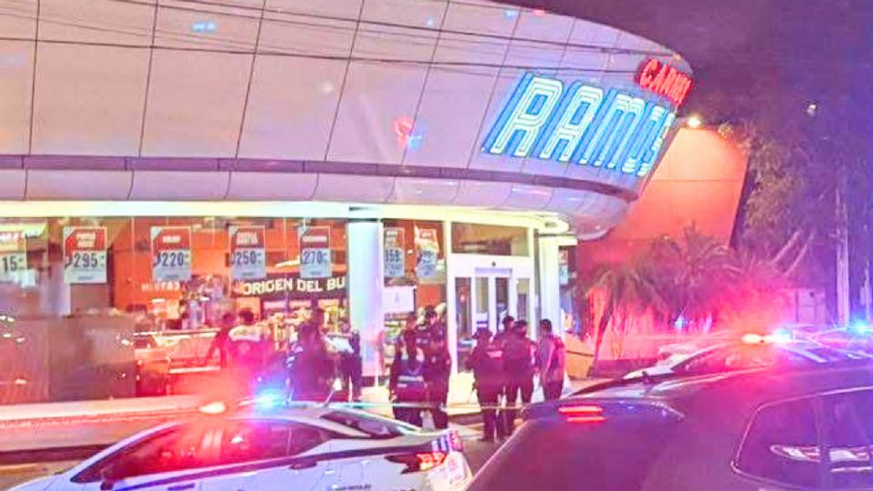 La zona fue acordonada por elementos de la Policía de San Nicolás.