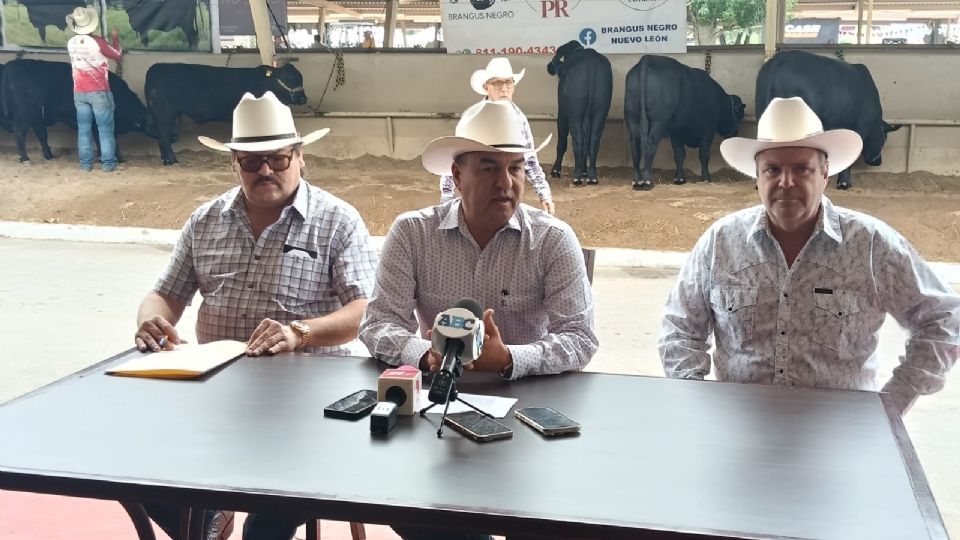 Ganaderos de Nuevo León buscan prevenir la llegada del gusano barrenador pese a no haber casos en el estado.