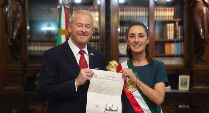 Presenta embajador de EU cartas credenciales a Sheinbaum