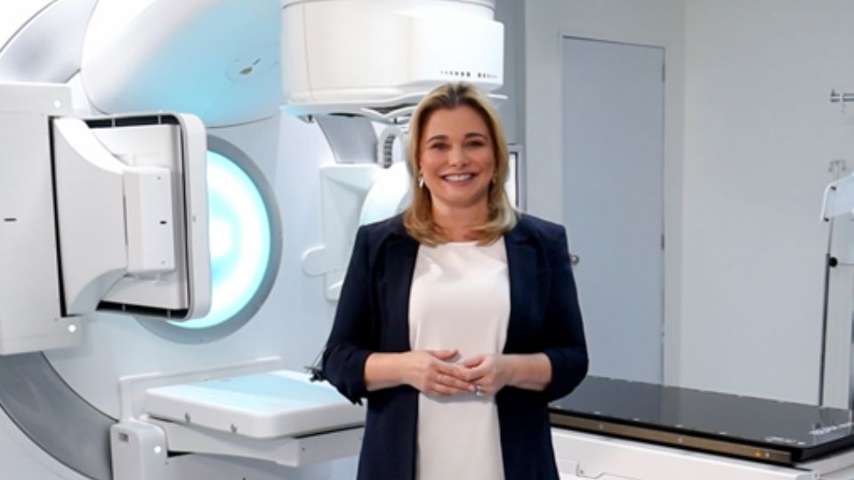 La gobernadora Maru Campos destacó que más de 1,800 pacientes han recibido cerca de 40 mil sesiones aplicadas.