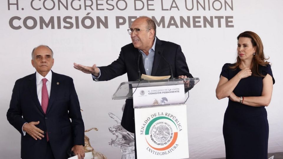 Exigió a la Fiscalía, a la Secretaría de Seguridad, al Sistema de Transporte Colectivo Metro y a la Dirección General del Metrobús que fortalezcan los protocolos de vigilancia.