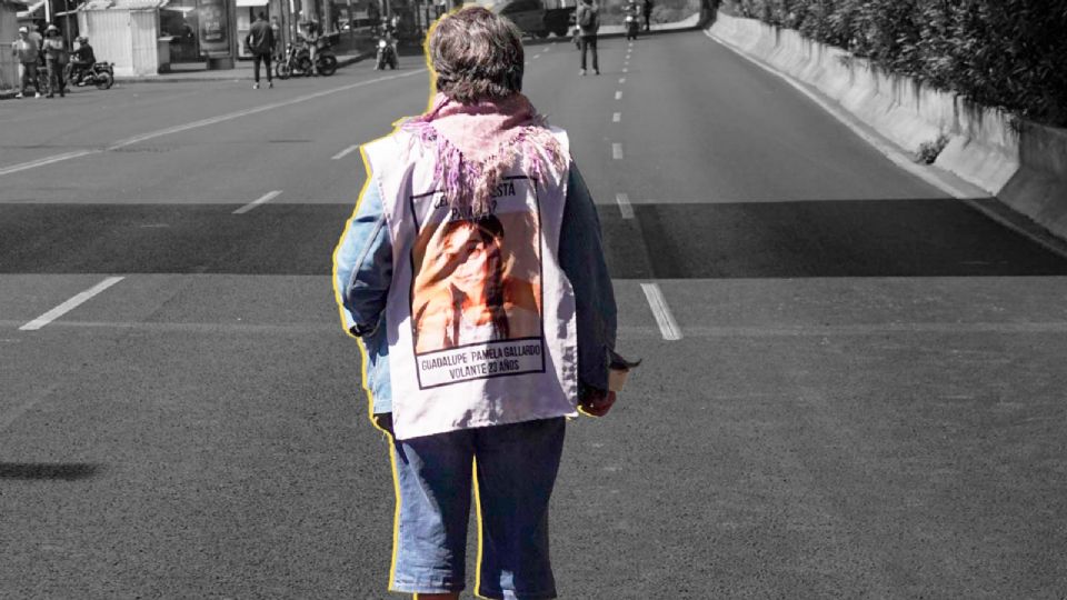 Volante alzó la voz junto con otras madres buscadoras frente a la estación Chabacano del Metro.