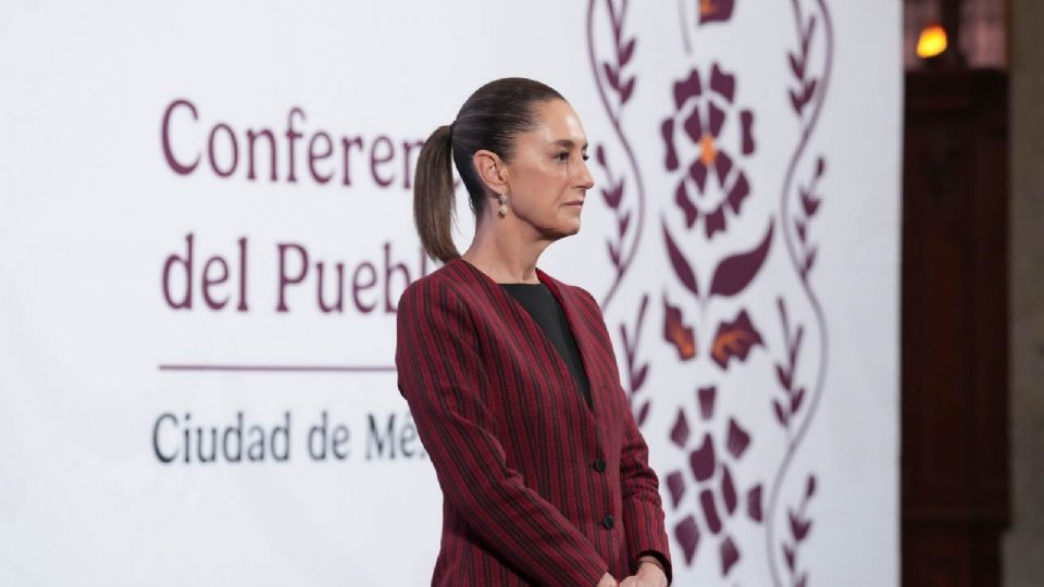 La presidenta Claudia Sheinbaum presenta la mañanera del pueblo.
