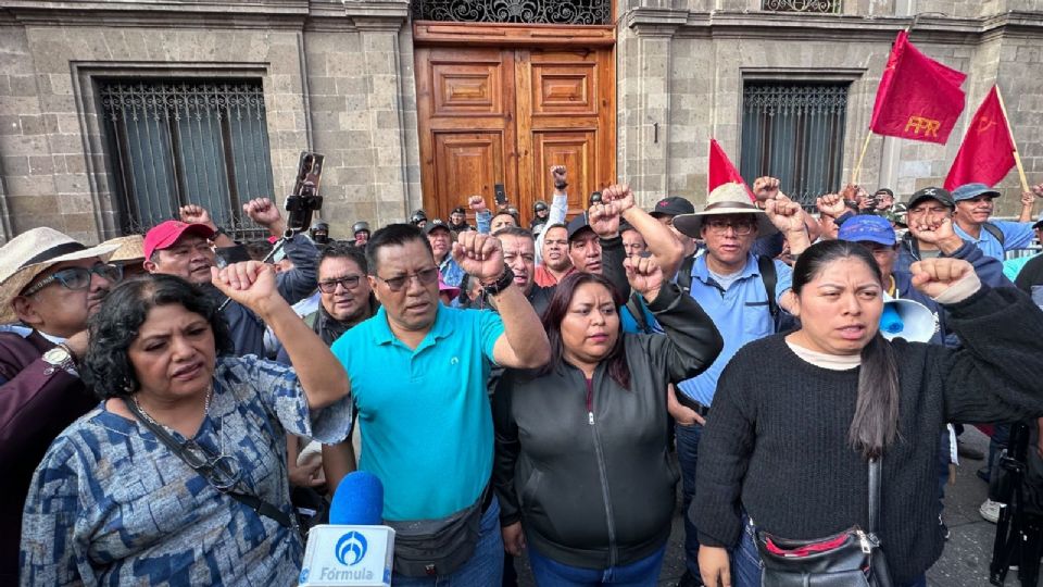 Diversos contingentes estarán realizando el bloqueo a distintos edificios públicos en Paseo de la Reforma.