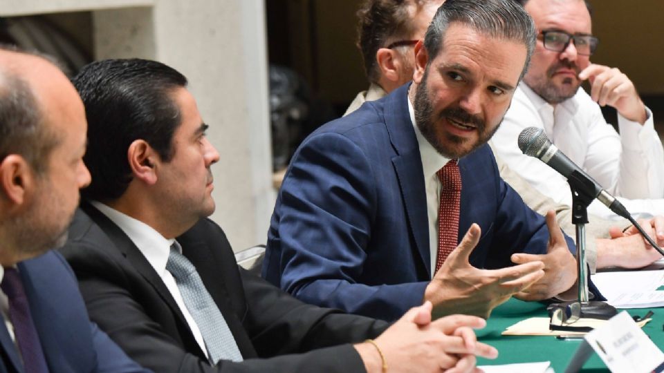 Se ha exigido retirar la ley de Sheinbaum y se formular una nueva, con las opiniones en los conversatorios y foros del Senado y la Cámara, recalca.