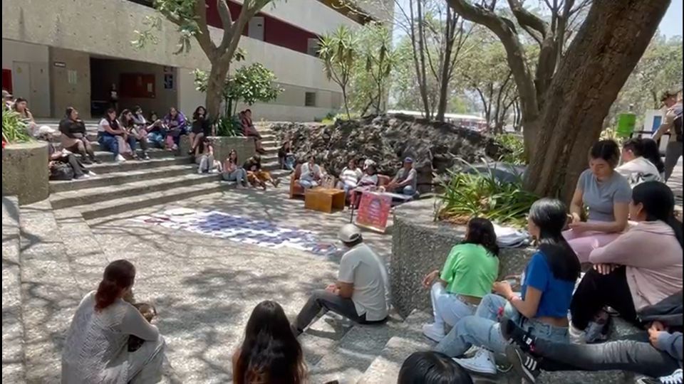 Los estudiantes se reunieron con madres buscadoras en la UPN.