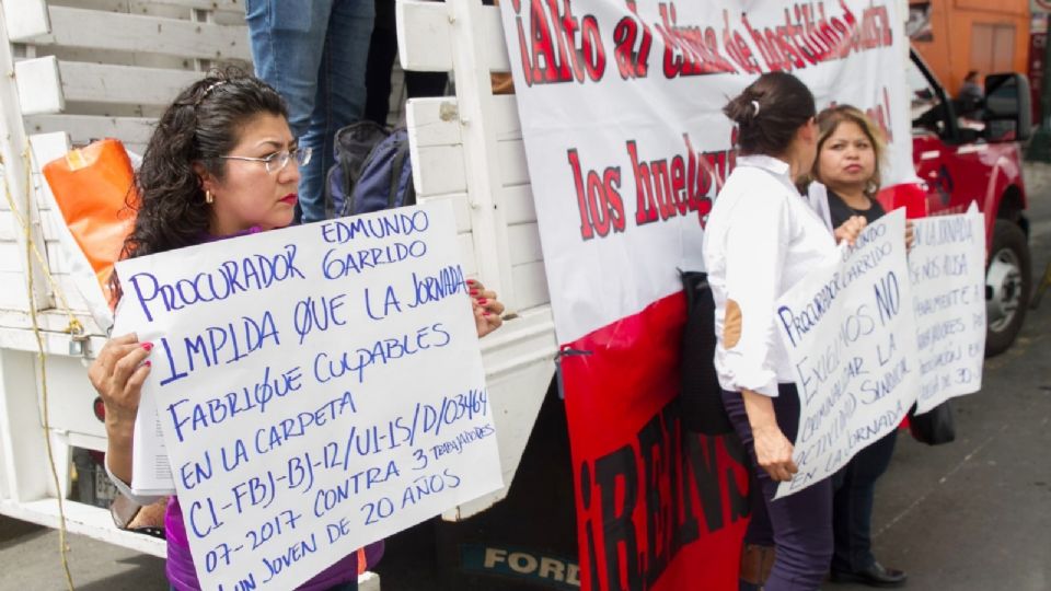 Huelga de los trabajadores del diario  La Jornada.