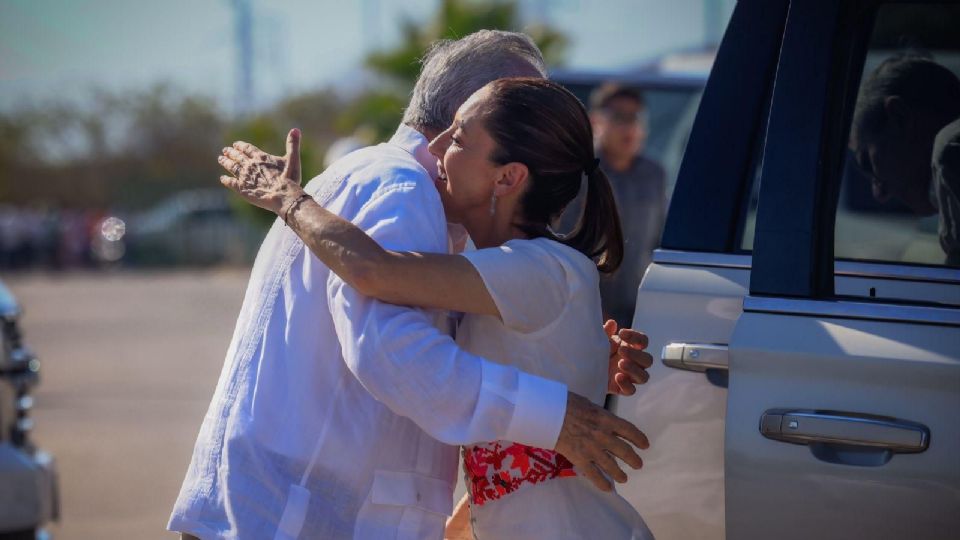 El gobernador de Sinaloa, Rubén Rocha Moya, durante la visita de la presidenta Claudia Sheinbaum a la entidad.