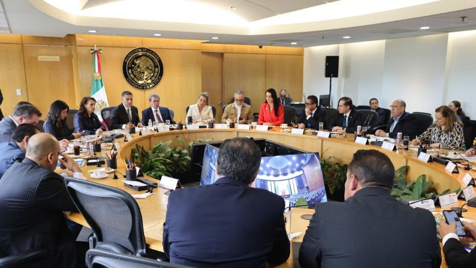 Omar García Harfuch se reunió con diputados.