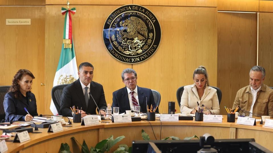 El secretario de Seguridad, Omar García Harfuch, se reunió con diputados.