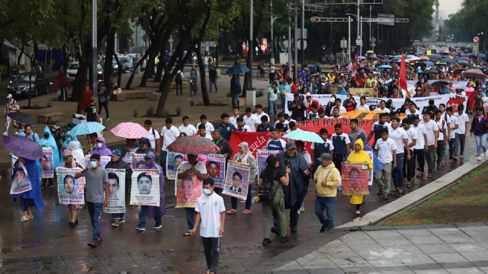 Los padres de los 43 normalistas se reunieron con Claudia Sheinbaum.